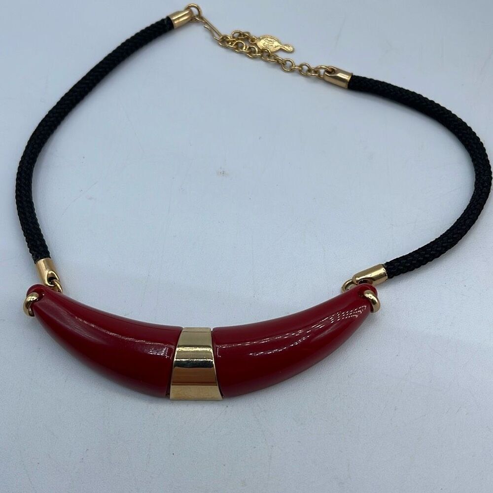 Vintage Sarah Coventry bar necklace choker.